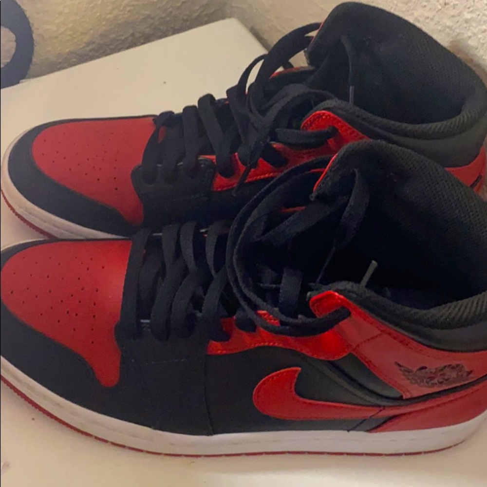 Jordan 1 mid